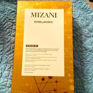 Mizani Bond Phorce in salon kit